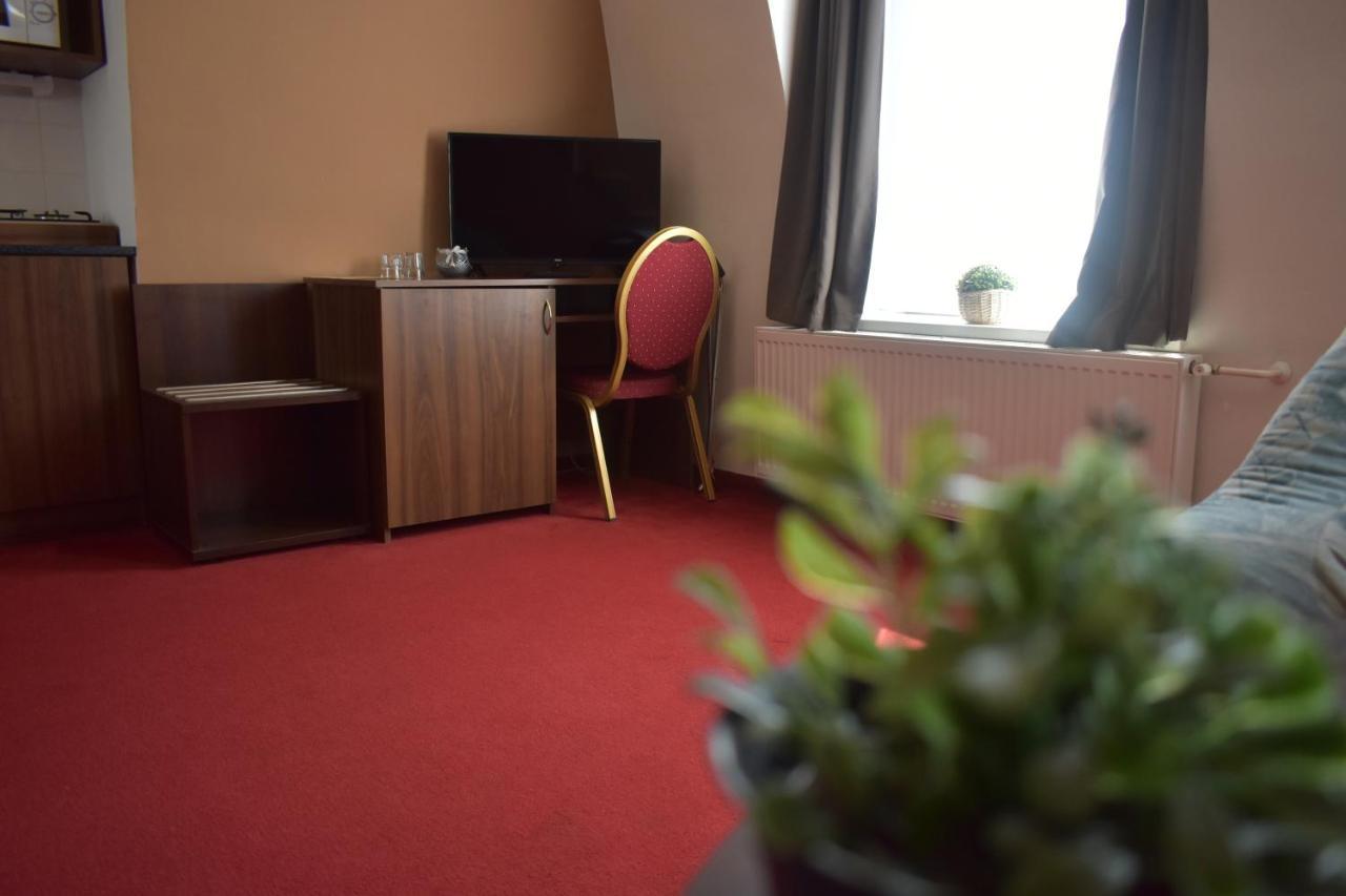 Hotel Cerny Orel Zatec Ngoại thất bức ảnh