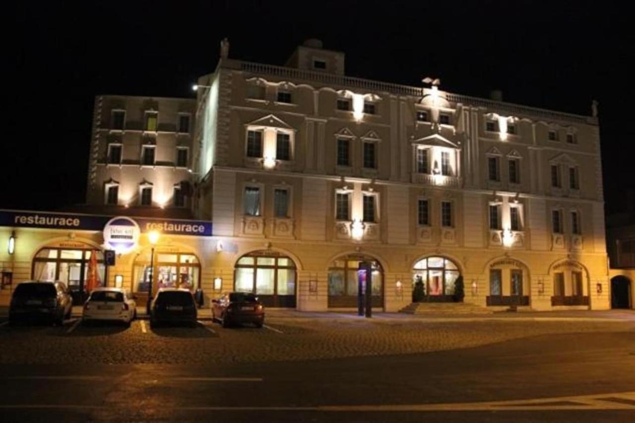 Hotel Cerny Orel Zatec Ngoại thất bức ảnh