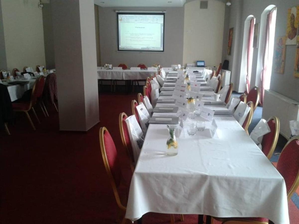 Hotel Cerny Orel Zatec Ngoại thất bức ảnh