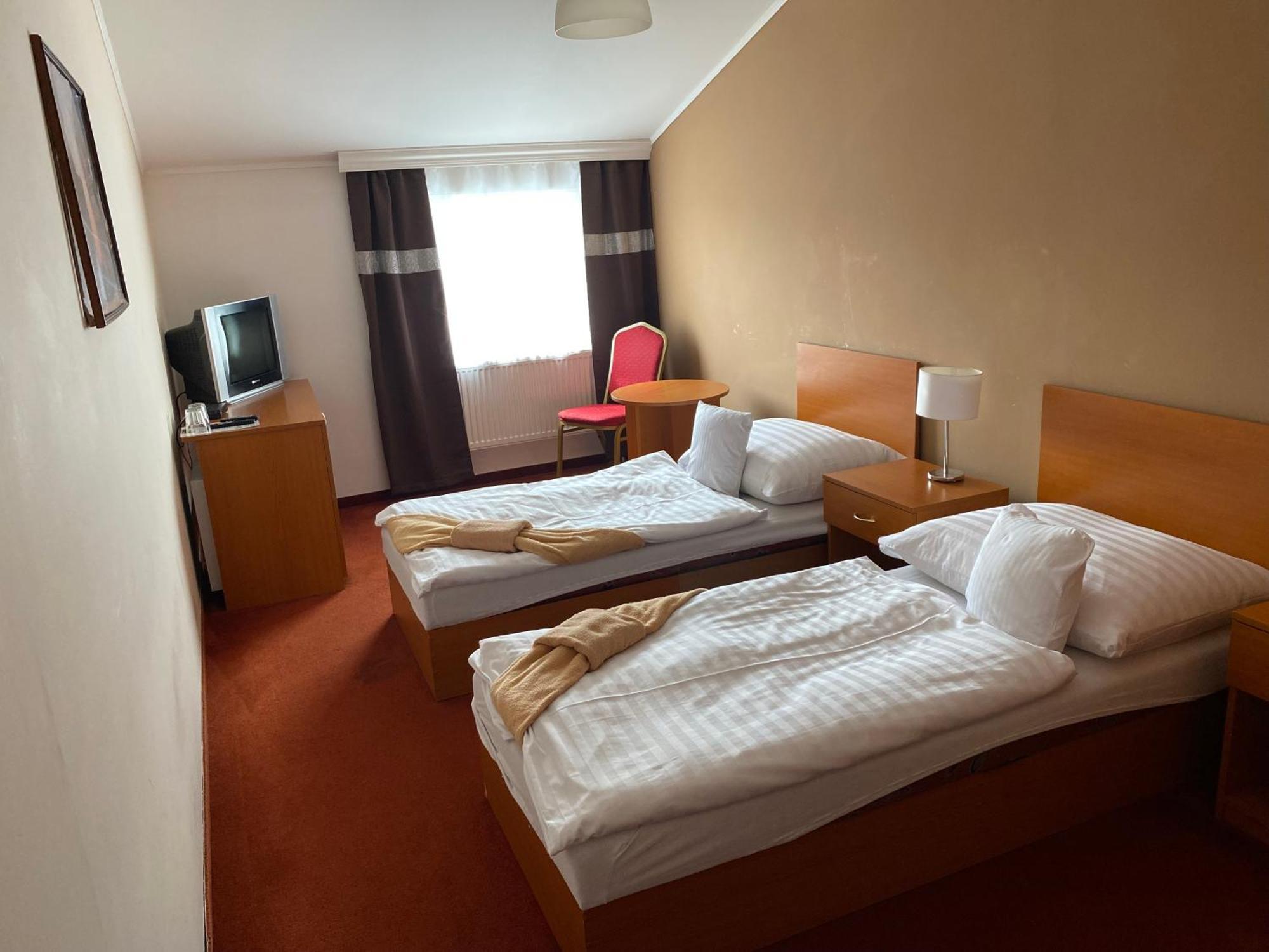Hotel Cerny Orel Zatec Ngoại thất bức ảnh